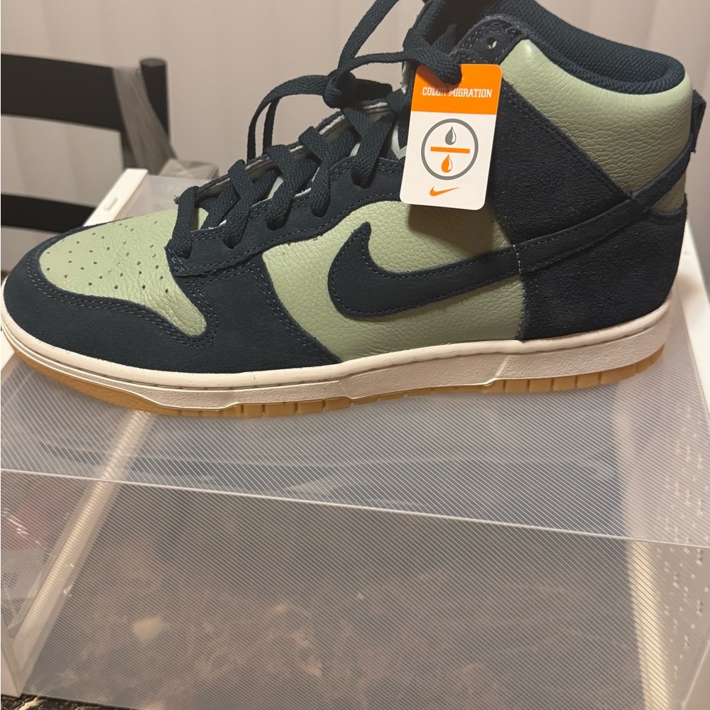 Nike Men's Olive and Navy High-Top Sneakers